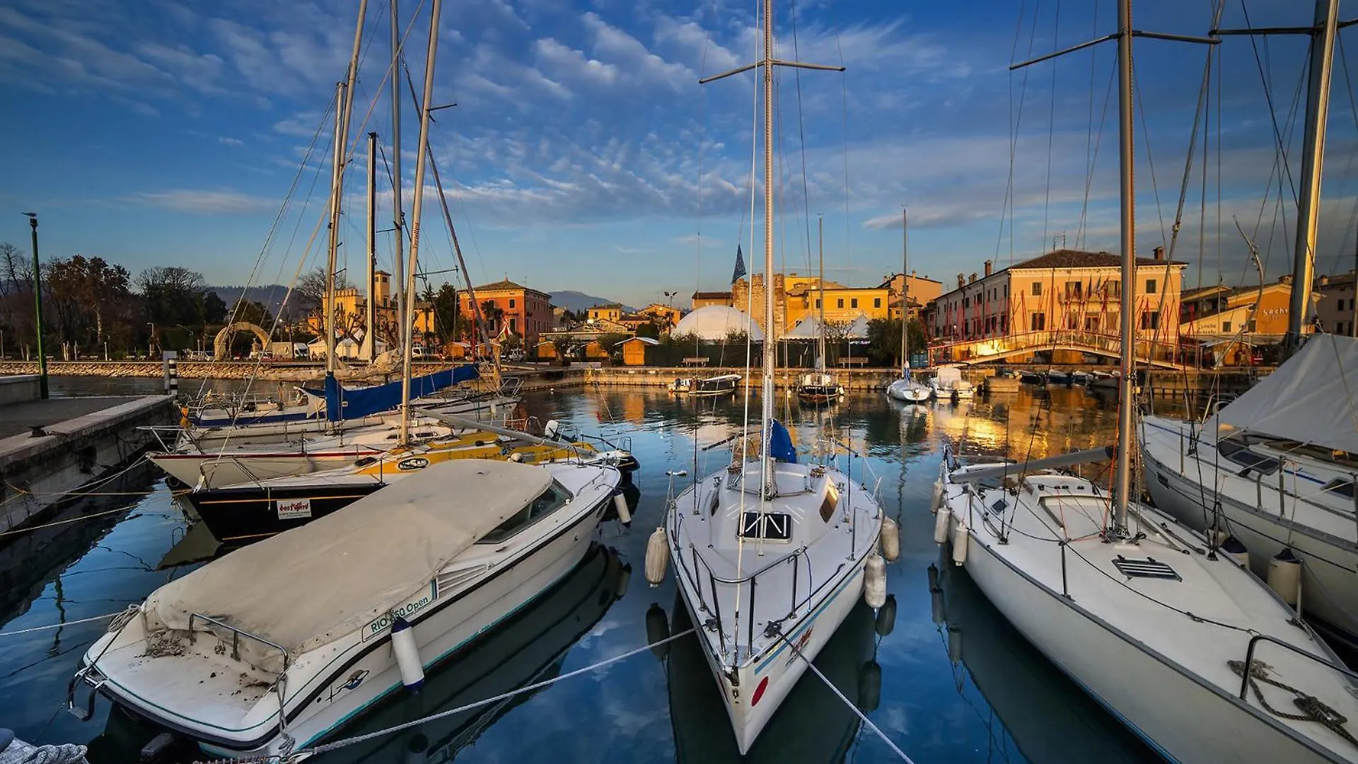 La Casa Rossa Tra Lago E Montagna Garage Wi-Fi Costermano