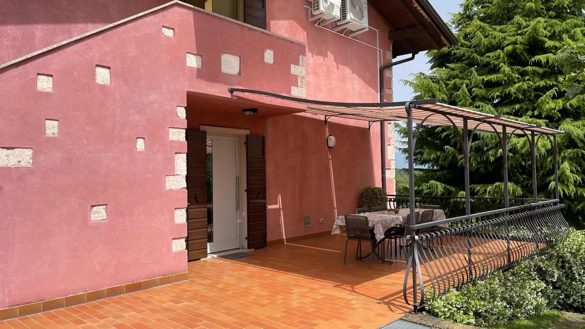 Daire La Casa Rossa Tra Lago E Montagna Garage Wi-Fi Costermano İtalya