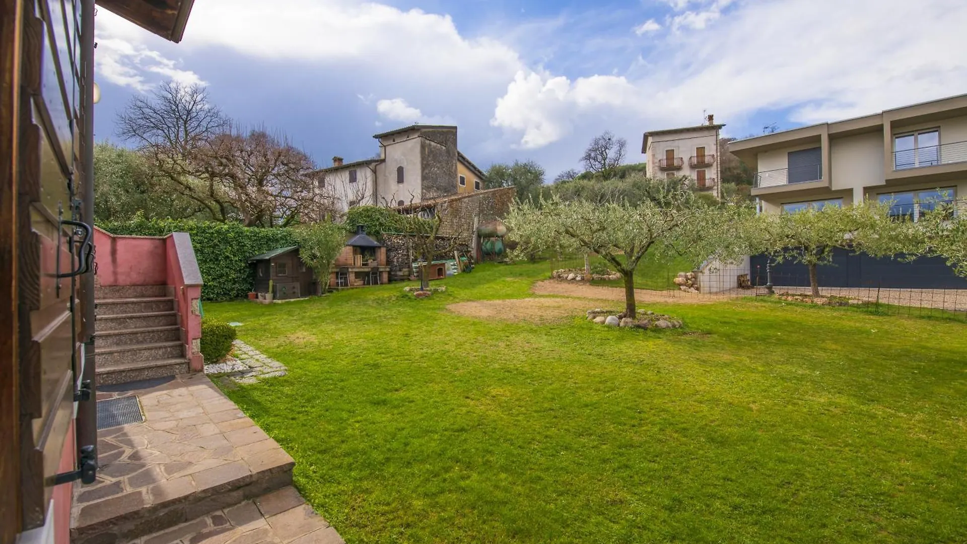 La Casa Rossa Tra Lago E Montagna Garage Wi-Fi Costermano 0*,  Ιταλία